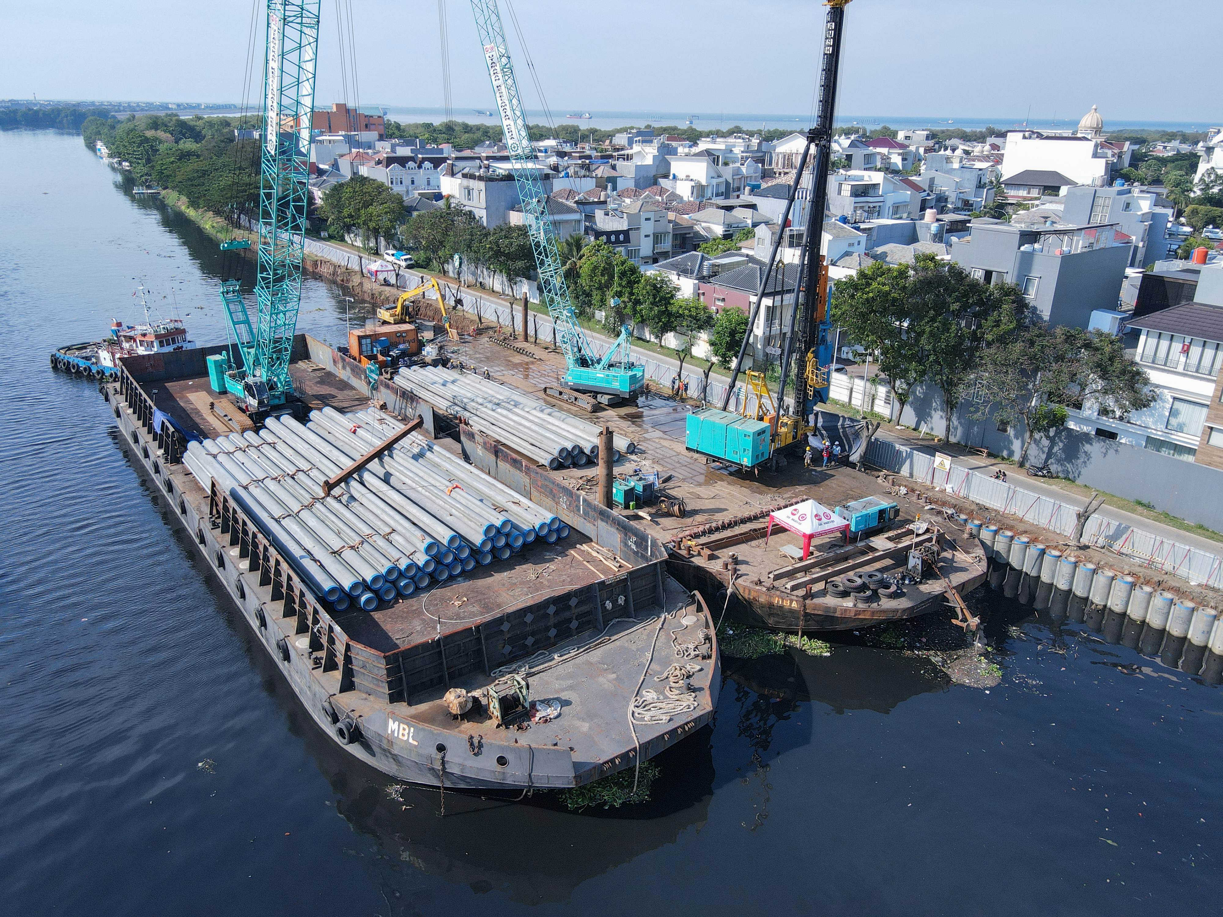 Highlight Pengaman Pantai, Kecamatan Penjaringan, Jakarta Utara